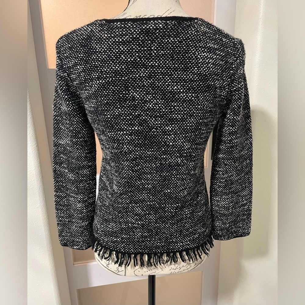 THEORY Vendla Black White Tweed Fringe pullover
Sweater SZ Small EUC… - Picture 3 of 5